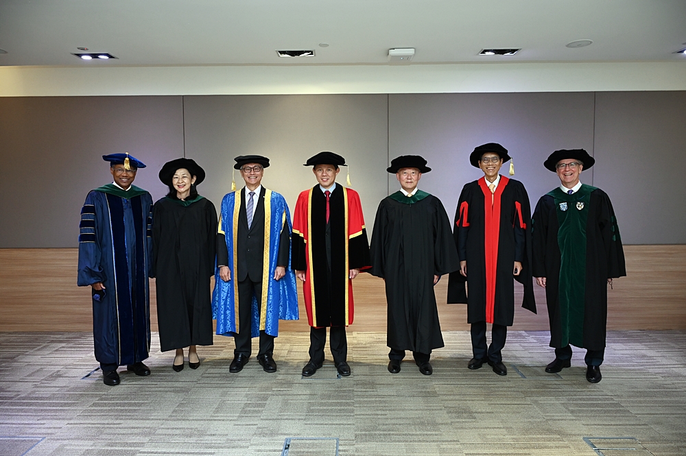 Nus 2025 convocation gown