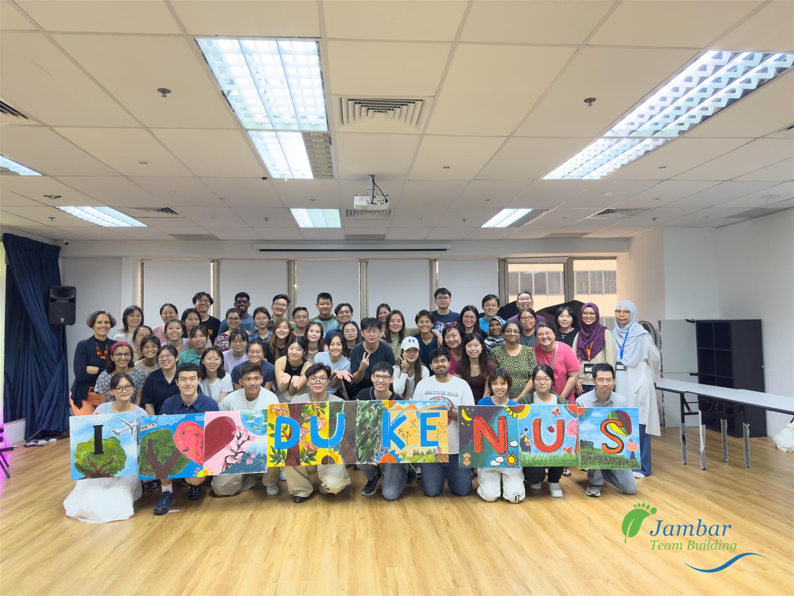 A colourful display of teamwork! Our new PhD students participated in a creative painting session, strengthening connections and collaboration within the cohort