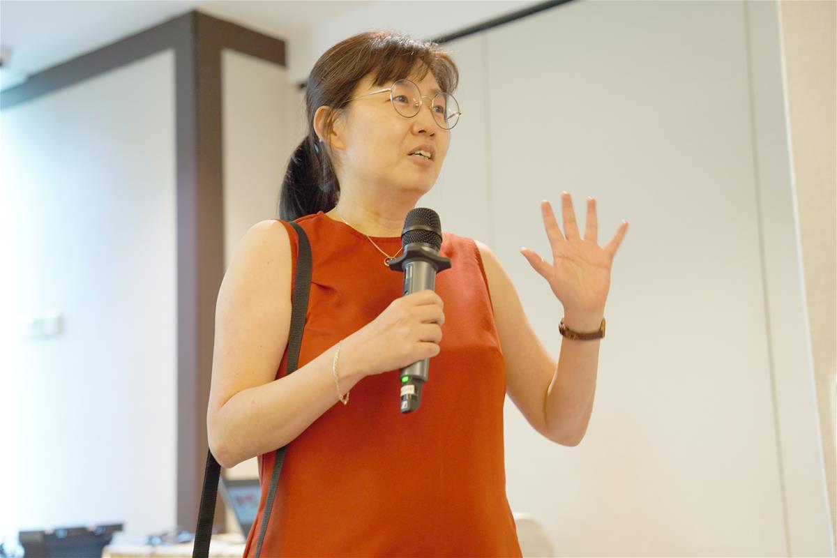 Assoc Prof Andrea Kwa talks about the benefit of having someone outside of the infectious diseases field review her proposal // Credit: Norfaezah Abdullah, Duke-NUS