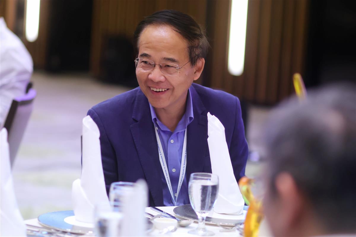 Professor Wang Linfa during the workshop, where he noted that the broad range of attendees, diver regional representation and high level of discussions made this event a resounding success